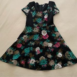 Like new! Elle flare dress. Size S.